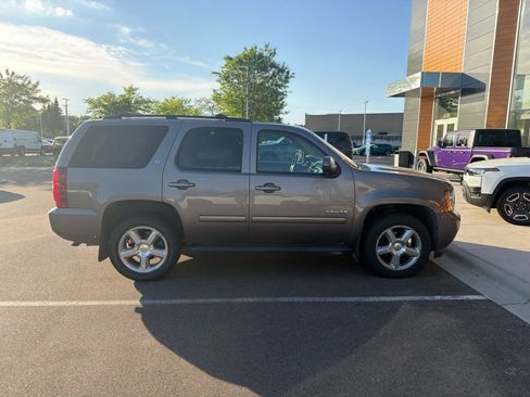 Used 2013 Chevrolet Tahoe LT w/ Luxury Package AWD/4WD image 3