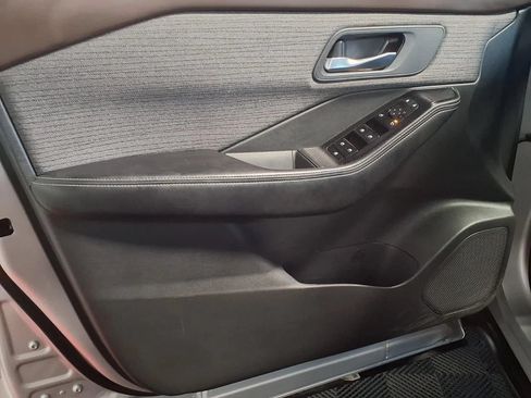 Used 2023 Nissan Rogue SV AWD/4WD image 15
