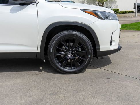 Used 2019 Toyota Highlander SE image 38
