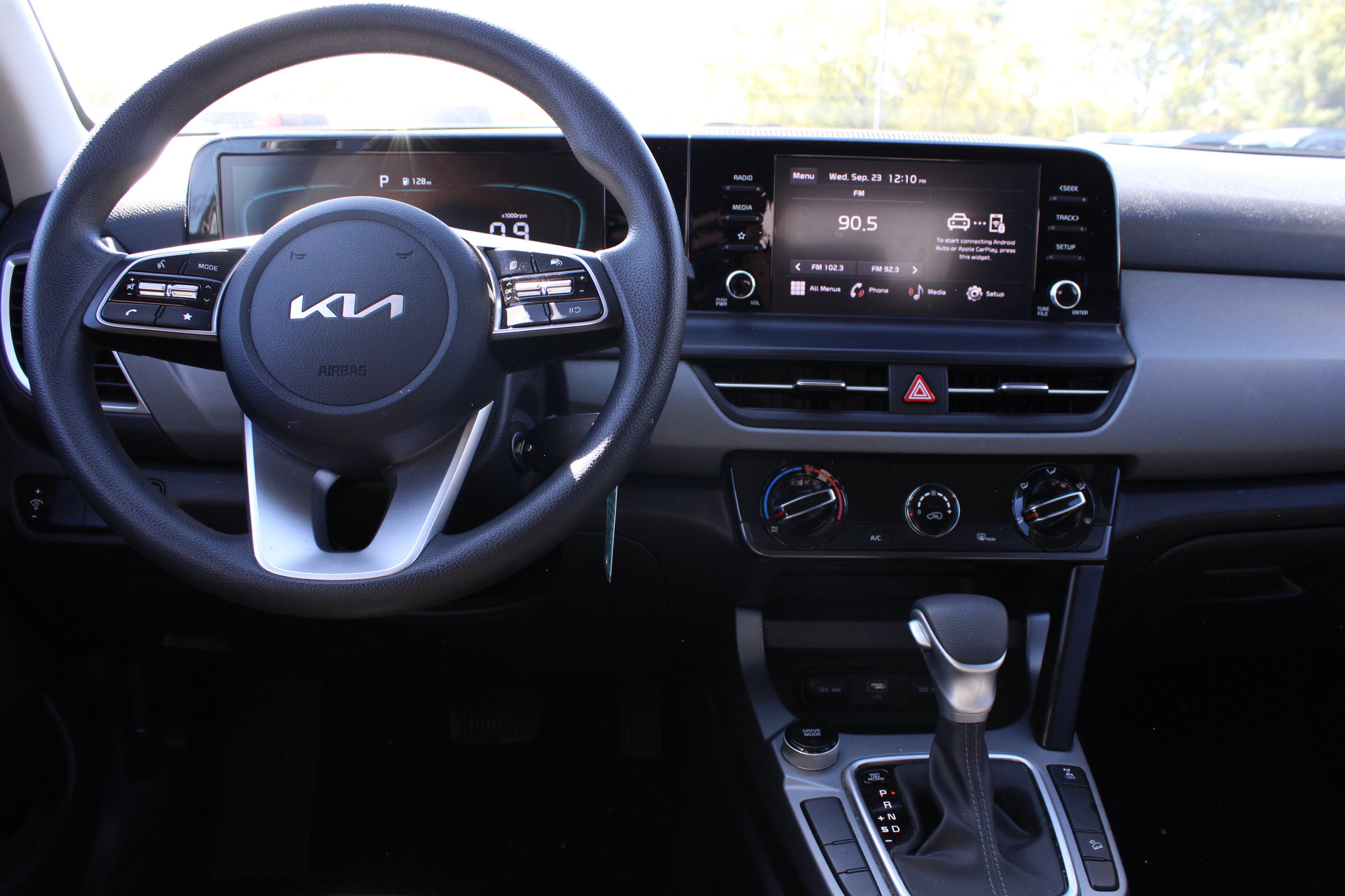 Used 2024 Kia Seltos LX AWD/4WD image 23
