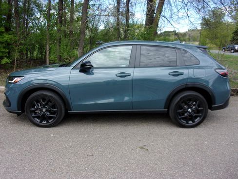 Used 2023 Honda HR-V Sport image 2