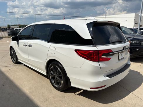 Used 2024 Honda Odyssey Elite image 6