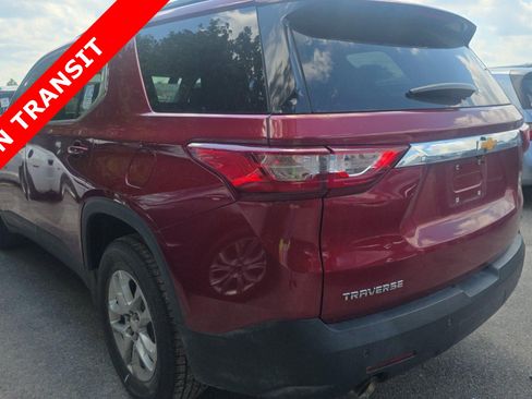 Used 2021 Chevrolet Traverse LT FWD image 3