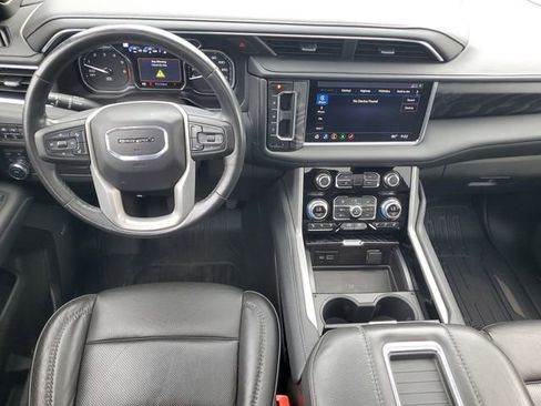 Used 2021 GMC Yukon XL Denali w/ Denali Premium Package AWD/4WD image 12