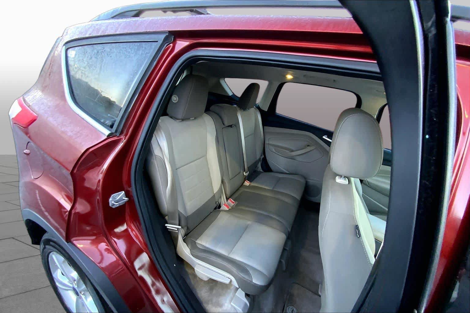 Used 2014 Ford Escape SE w/ Equipment Group 201A FWD image 17