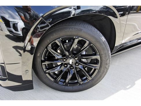 Certified 2024 Cadillac Escalade Sport Platinum w/ LPO, ONYX Package AWD/4WD image 32