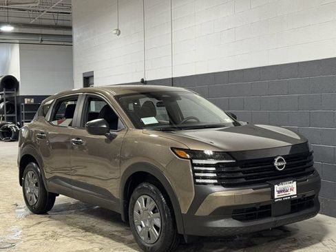 Used 2026 Nissan Kicks S FWD image 5