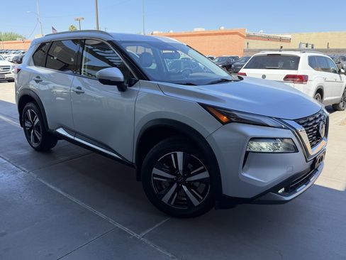 Used 2022 Nissan Rogue SL FWD image 6