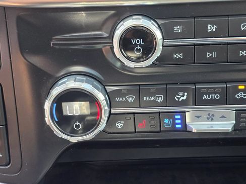 Used 2021 Ford F150 Lariat w/ Equipment Group 502A High AWD/4WD image 17