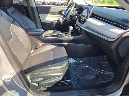 Certified 2022 Jeep Compass Limited image 7