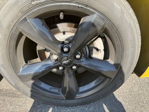 Used 2016 Ford Mustang Coupe RWD image 20