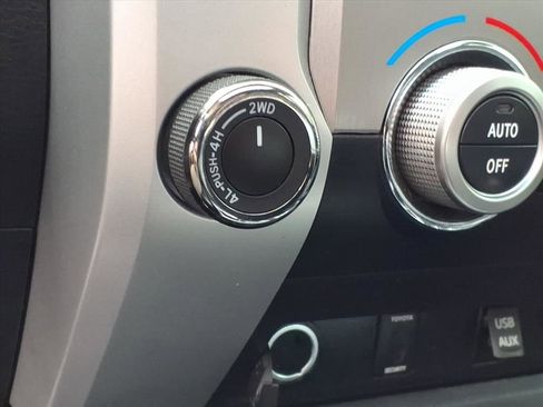 Certified 2017 Toyota Tundra Platinum image 19