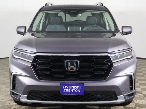 Used 2024 Honda Pilot Touring image 12