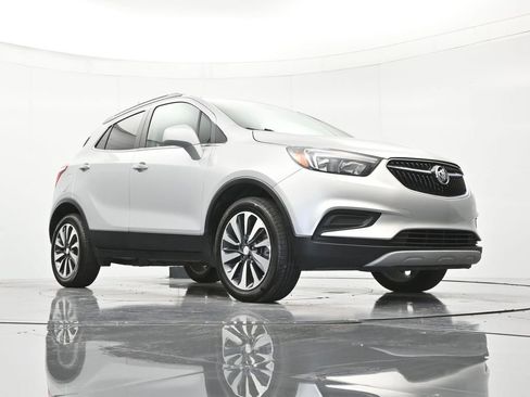 Used 2021 Buick Encore Preferred AWD/4WD image 37