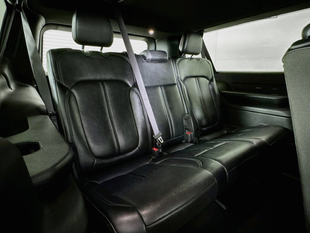 Used 2024 Jeep Wagoneer L Series III w/ Flexible Seating Group AWD/4WD image 28