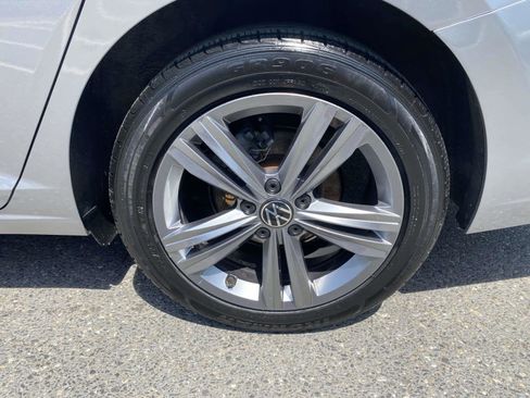 Certified 2024 Volkswagen Jetta SE FWD image 32