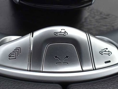 Used 2023 Mercedes-Benz C 300 4MATIC Cabriolet image 31