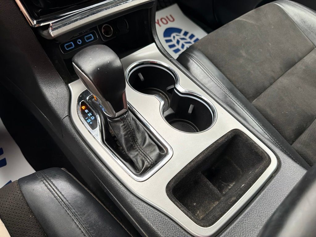 Used 2020 Jeep Grand Cherokee Altitude AWD/4WD image 39