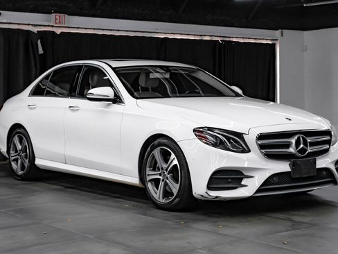 Used 2018 Mercedes-Benz E 300 w/ Premium 1 Package image 9