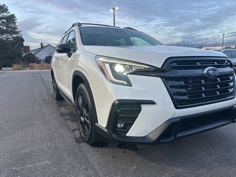 Used 2023 Subaru Ascent Onyx Edition image 10