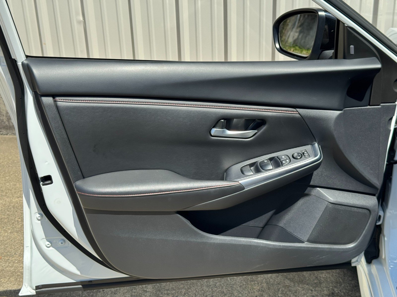 Used 2024 Nissan Sentra SR FWD image 34