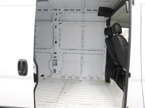 Used 2025 RAM ProMaster 2500 w/ Convenience Group FWD image 11