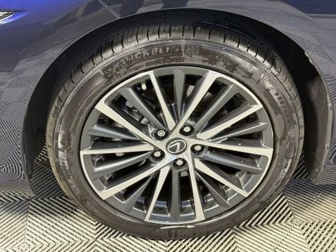 Certified 2025 Lexus ES 300h w/ Premium Package image 13