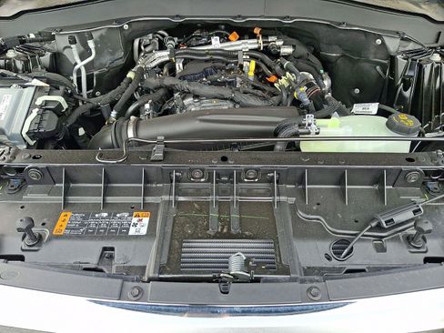 Certified 2025 Ford Explorer Active AWD/4WD image 28