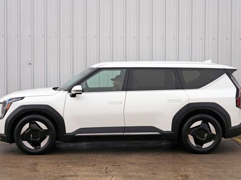 Used 2024 Kia EV9 Light Long Range image 52