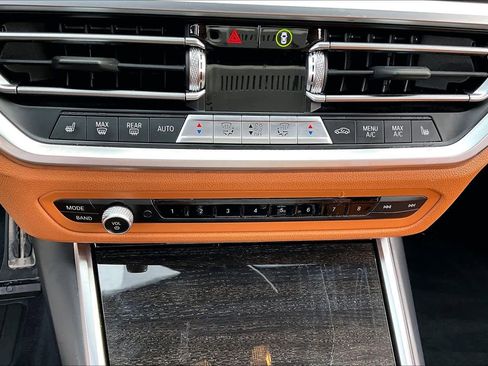 Used 2022 BMW 330e w/ M Sport Package image 31