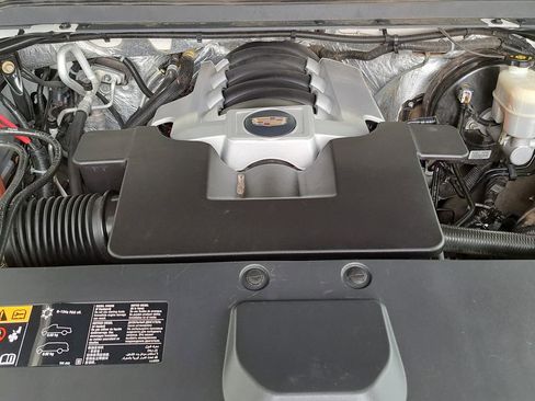 Used 2016 Cadillac Escalade ESV Luxury image 36