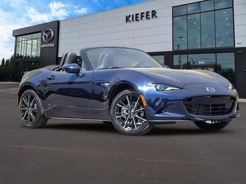 New 2025 MAZDA MX-5 Miata Grand Touring w/ Weather Package image 2