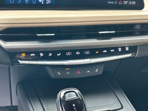 Used 2024 Cadillac XT4 Luxury w/ Cold Weather Package AWD/4WD image 63