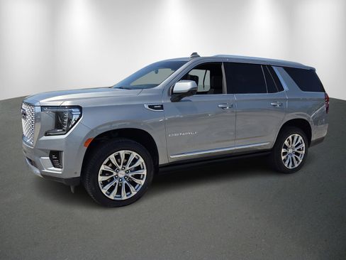 Used 2024 GMC Yukon Denali w/ Denali Reserve Package image 3