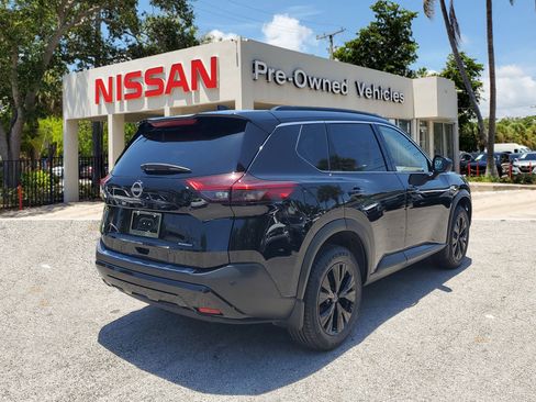 Used 2023 Nissan Rogue SV w/ SV Premium B Package image 4