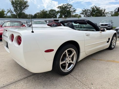 Used 2001 Chevrolet Corvette Convertible w/ Preferred Equipment Group2 RWD image 17