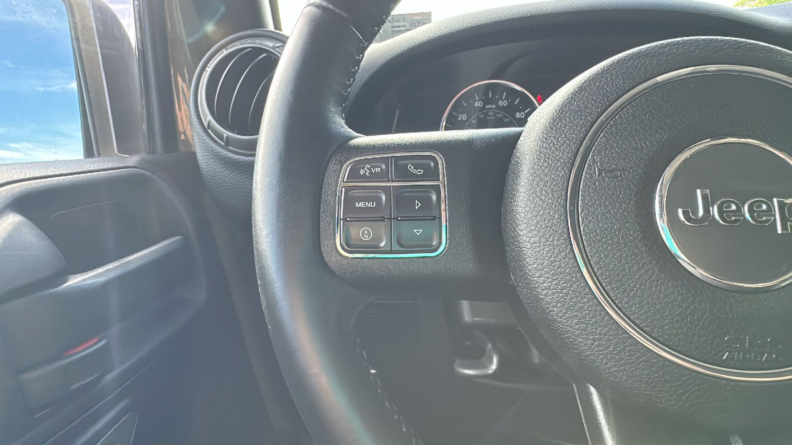 Used 2017 Jeep Wrangler Unlimited Sport w/ Connectivity Group AWD/4WD image 15