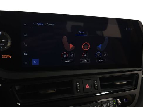 Certified 2025 Lexus ES 300h w/ Luxury Package image 26