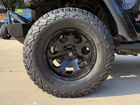 Used 2019 Jeep Wrangler Unlimited Rubicon image 7