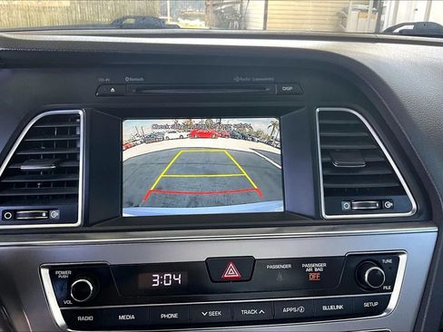 Used 2017 Hyundai Sonata SE FWD image 13