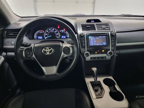 Used 2012 Toyota Camry SE w/ Convenience Pkg image 12
