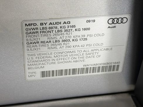 Used 2019 Audi e-tron Prestige w/ Prestige Package AWD/4WD image 34