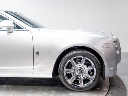 Used 2012 Rolls-Royce Ghost RWD image 23