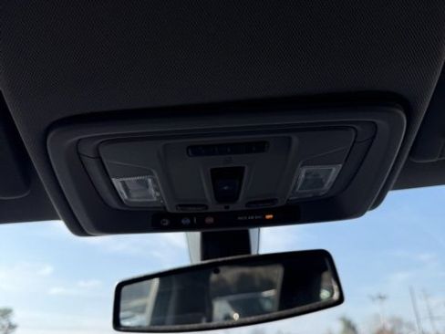 Used 2019 GMC Sierra 1500 SLT w/ SLT Premium Package image 9