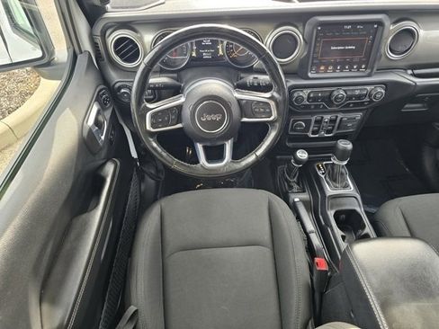 Used 2020 Jeep Wrangler Unlimited Sahara image 4