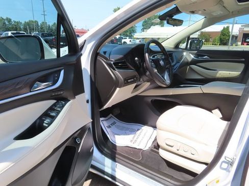 Used 2023 Buick Enclave Avenir w/ Trailering Package, 5000 lbs. AWD/4WD image 18