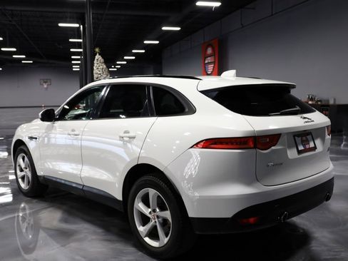 Used 2017 Jaguar F-PACE Premium image 5