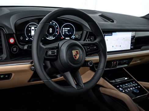 Certified 2026 Porsche Cayenne image 16