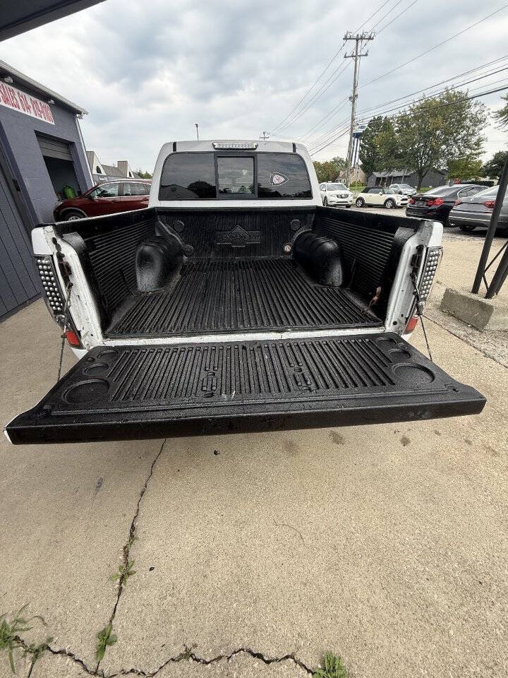 Used 2008 GMC Canyon SLT w/ SLT Preferred Equipment Group AWD/4WD image 12