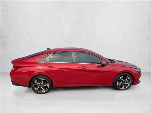 Used 2023 Hyundai Elantra Limited FWD image 4